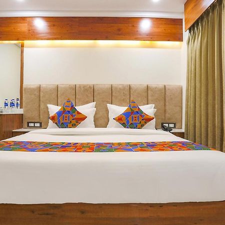 Fabhotel Golf Inn Golf Course Road Gurgaon Eksteriør bilde