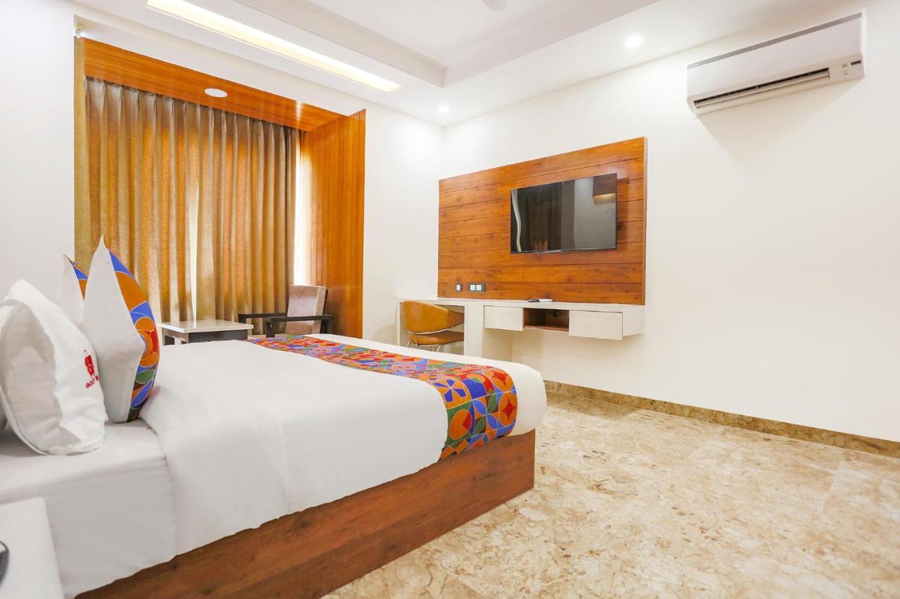 Fabhotel Golf Inn Golf Course Road Gurgaon Eksteriør bilde